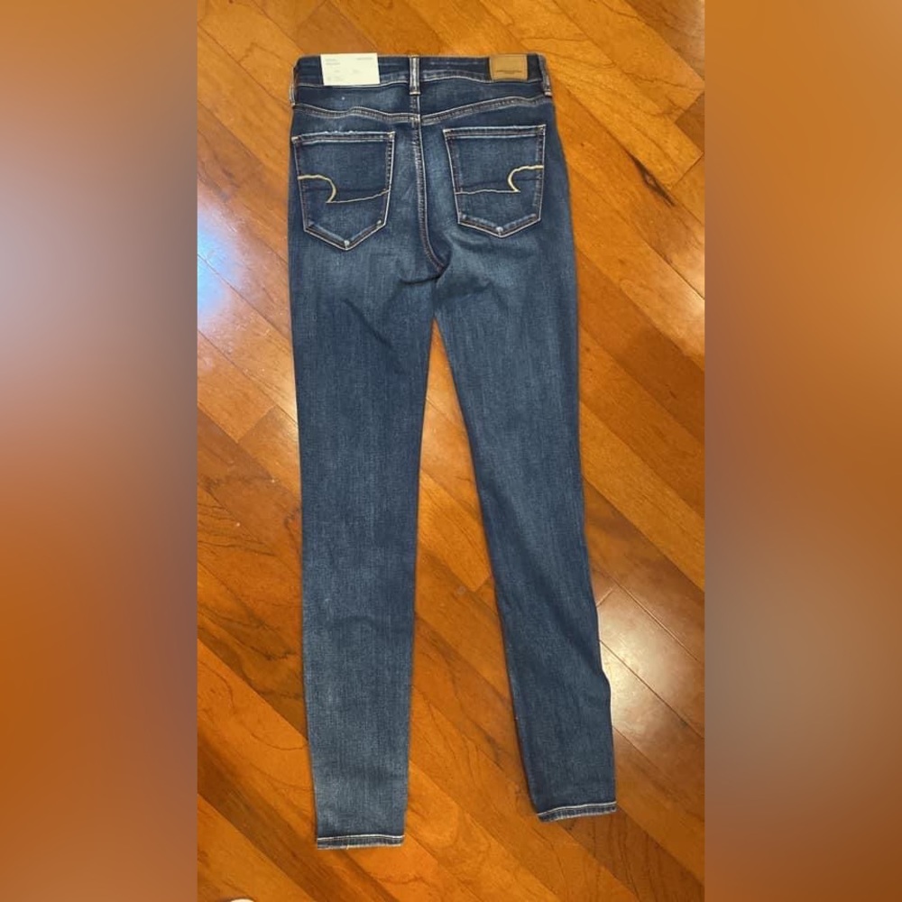 New with tags American Eagle hi-rise jegging 
Size 6 xlong